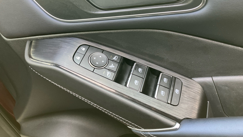 Nissan Qashqai 1.3 DiG-T MH 158 Tekna 5dr Xtronic Petrol Hatchback